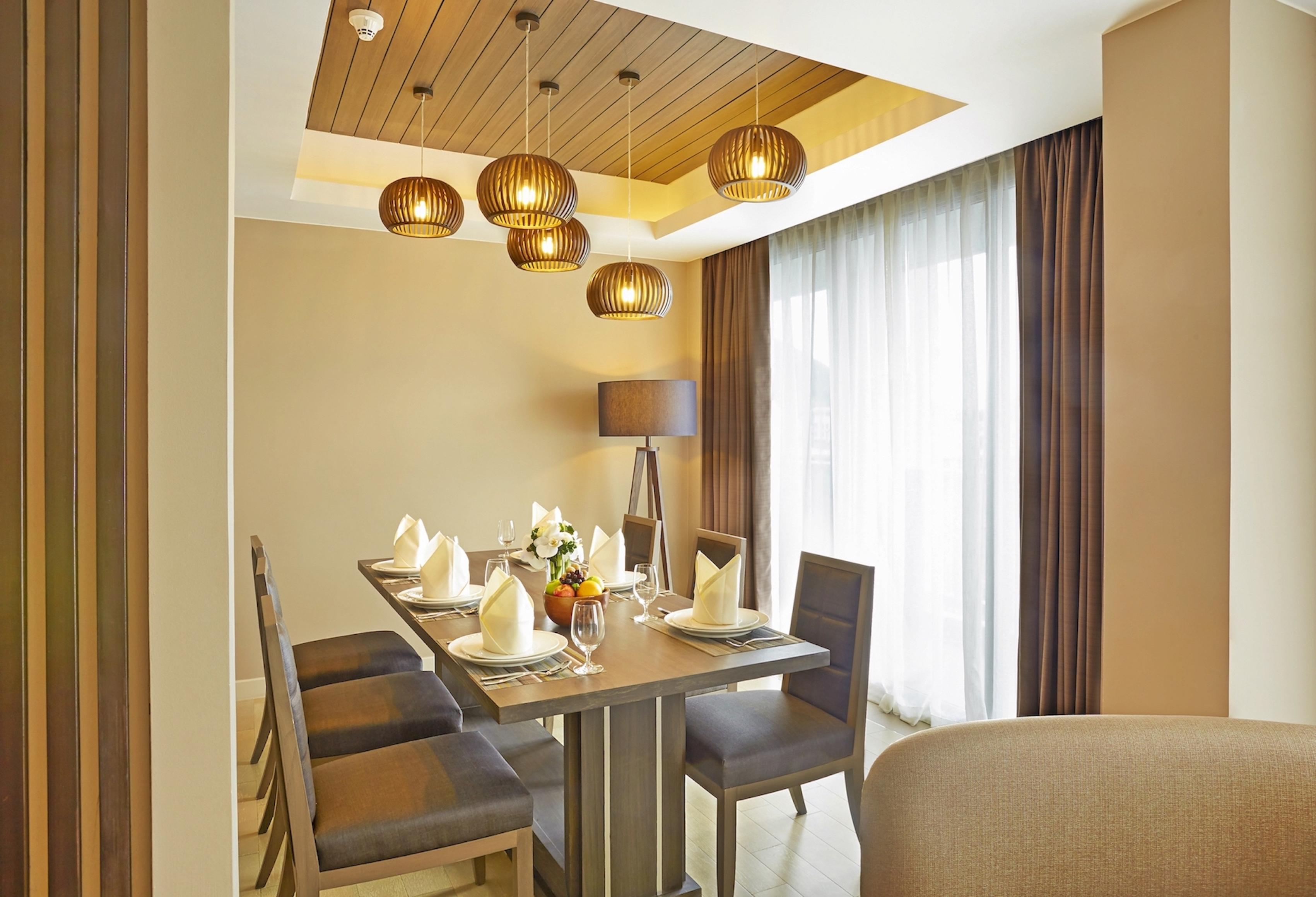 Grand Mercure Phuket Patong Esterno foto A dining room
