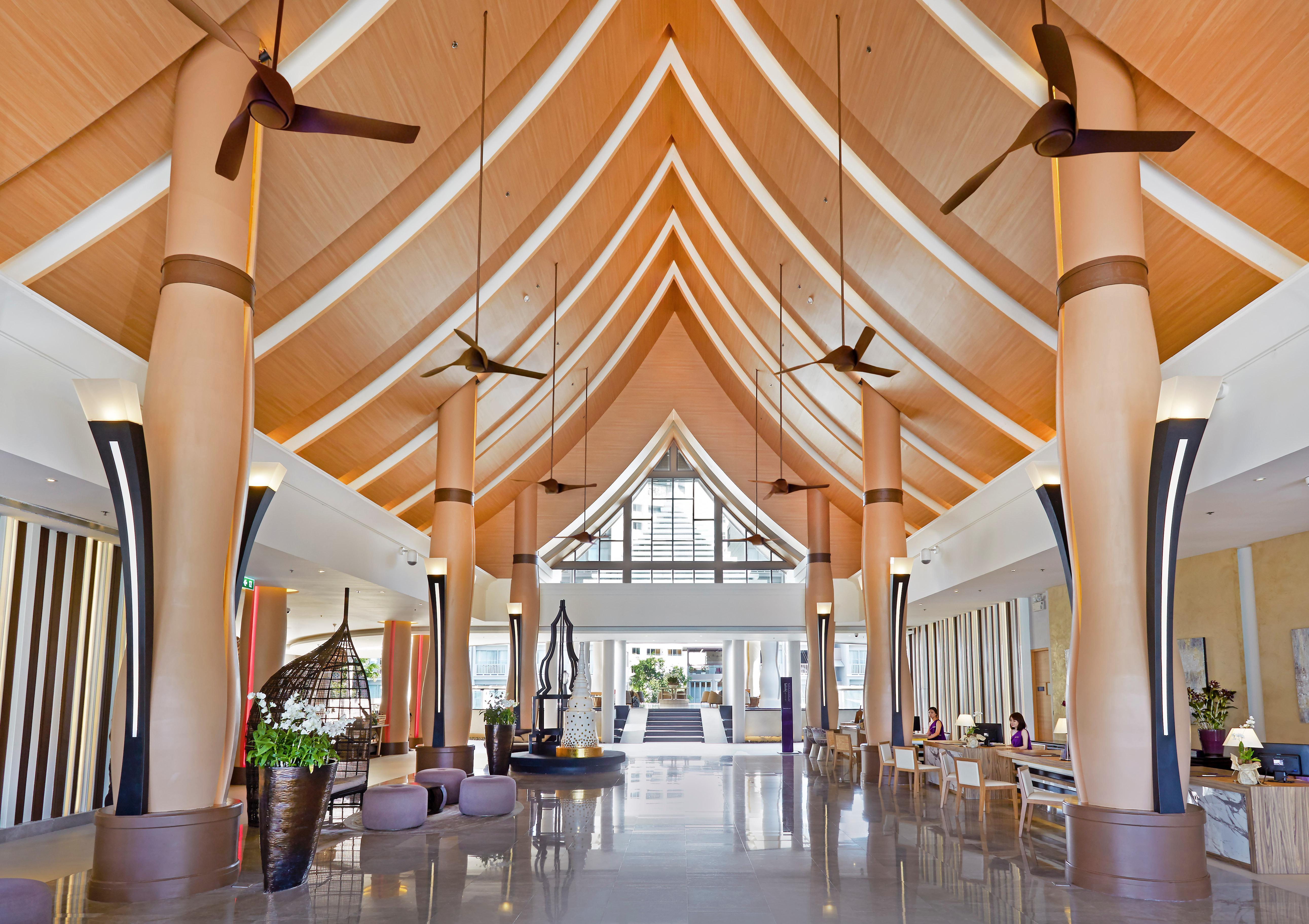 Grand Mercure Phuket Patong Esterno foto Lobby
