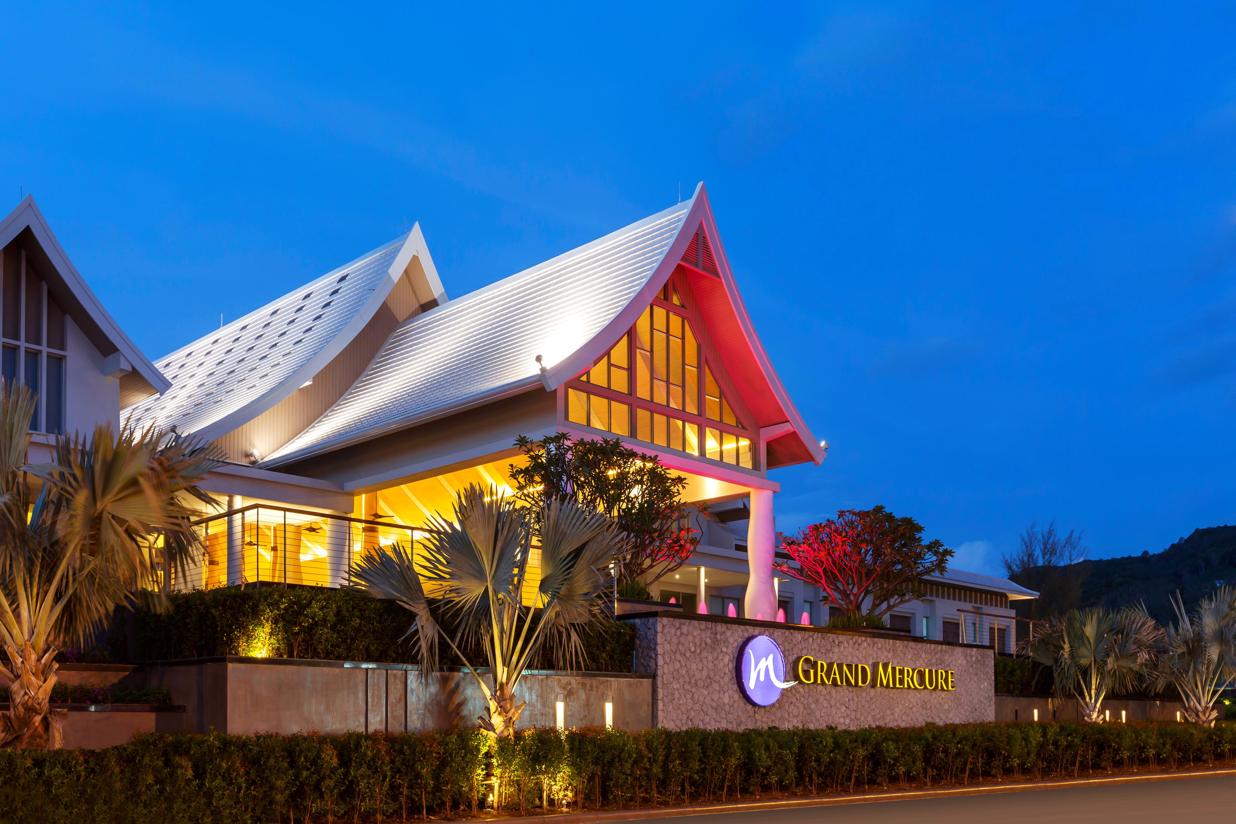 Grand Mercure Phuket Patong Esterno foto Grand Mercure Phuket Resort