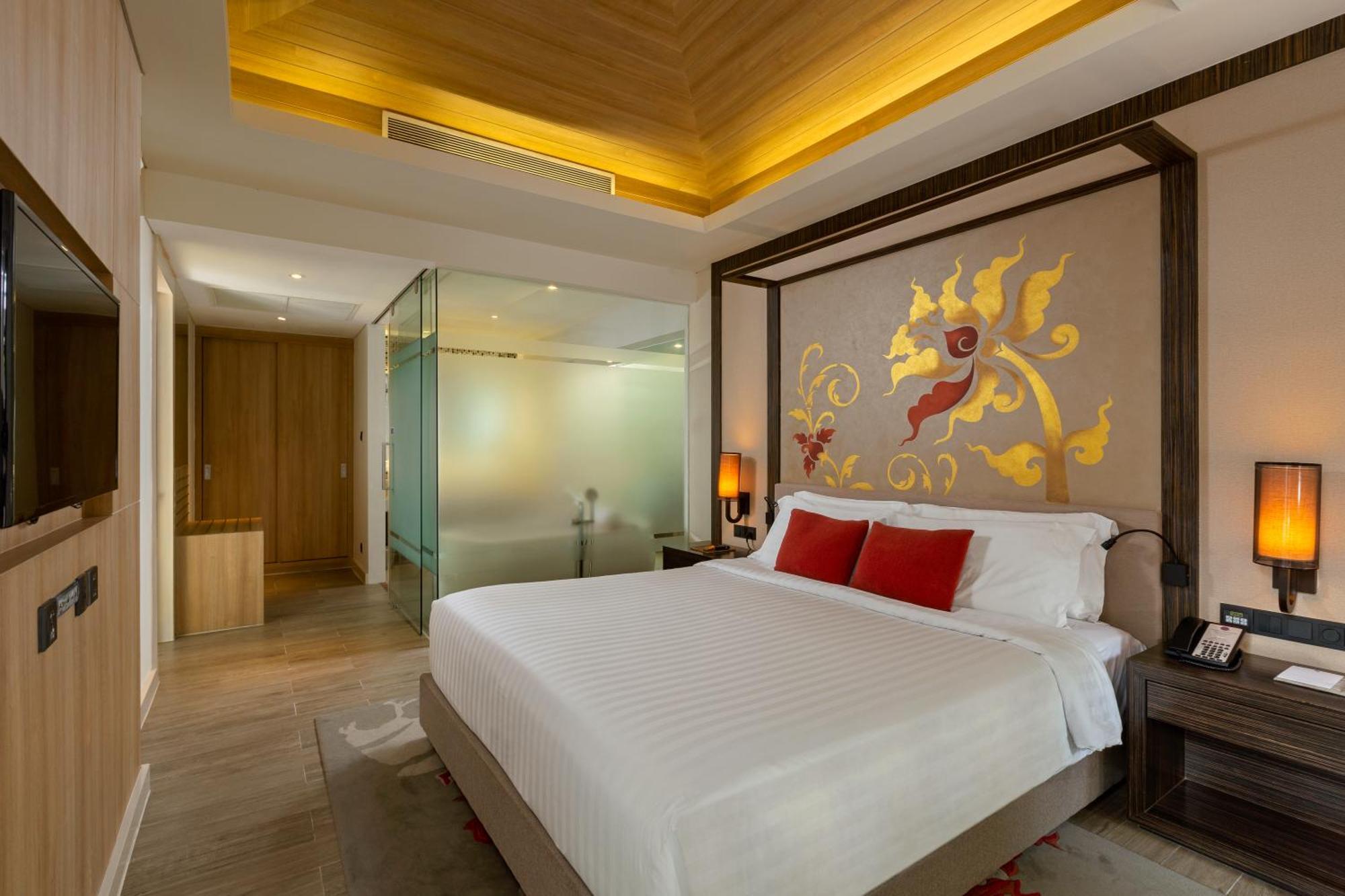 Grand Mercure Phuket Patong Esterno foto Deluxe Ocean View