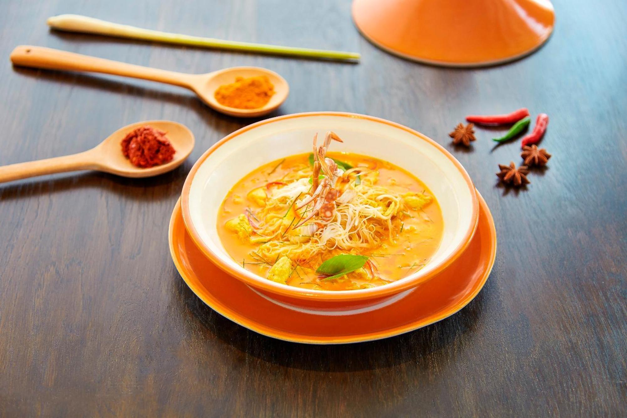 Grand Mercure Phuket Patong Esterno foto Thai food