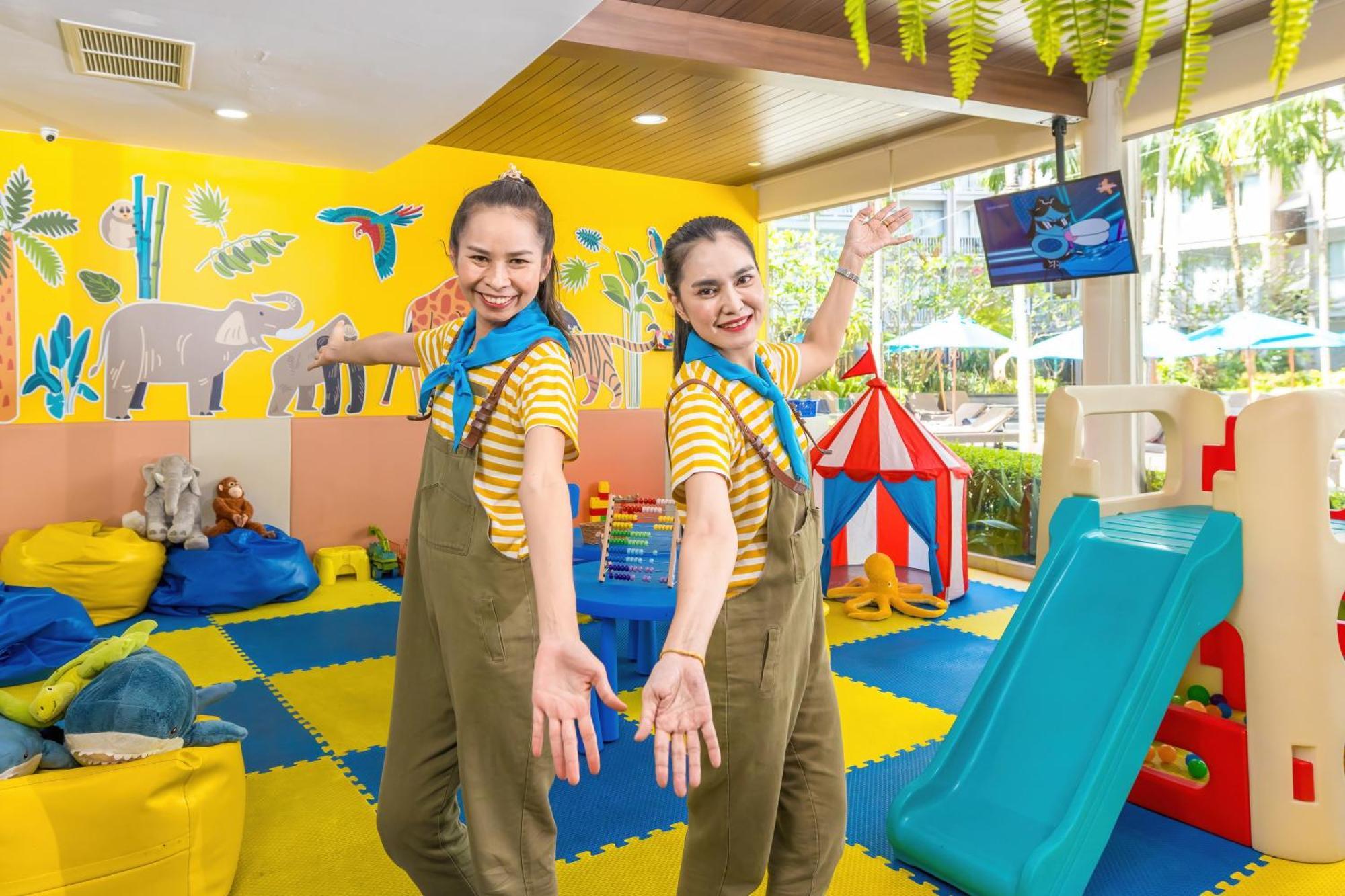 Grand Mercure Phuket Patong Esterno foto The children's club at the Royal Paradise Hotel & Spa