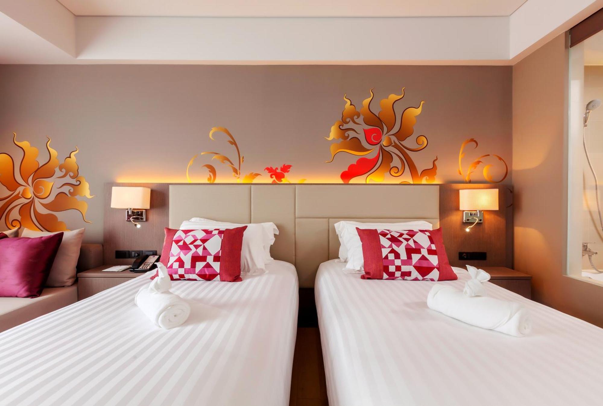 Grand Mercure Phuket Patong Esterno foto Deluxe Room